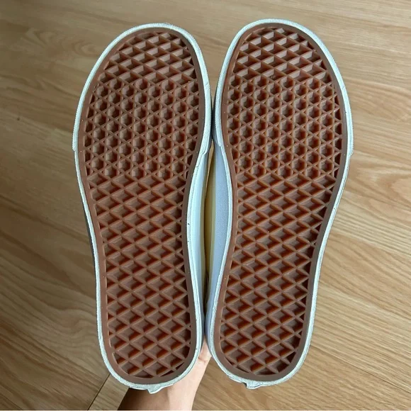 NEW Vans Old Skool Yellow Low Top Sneakers Women’s 8 - Picture 10 of 10